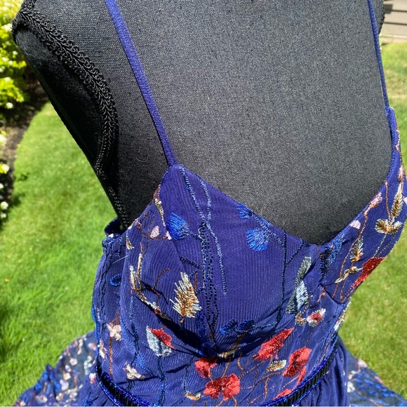 Mac Duggal Embroidered Floral Gown - Picture 14 of 14